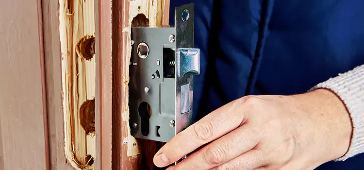 Garage Door Lock Replacement Elgin